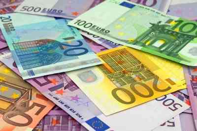 Euro-Scheine - © M. Schuppich - Adobe Stock.com