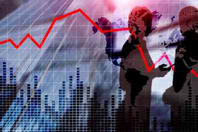 Diagramm mit rotem Abwärtspfeil - © Funtap - stock.adobe.com